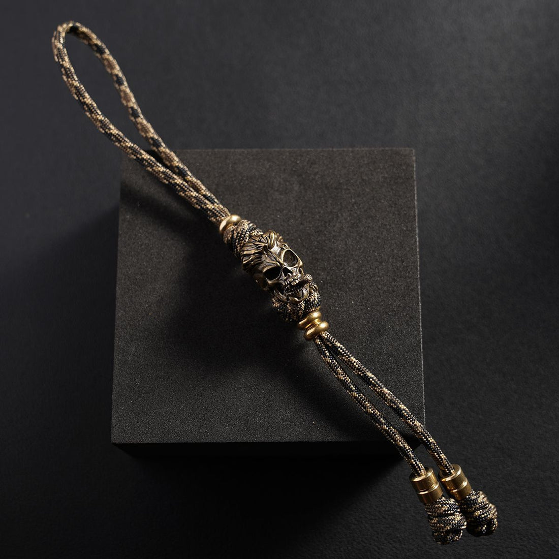 Handmade Skull Paracord Pendant